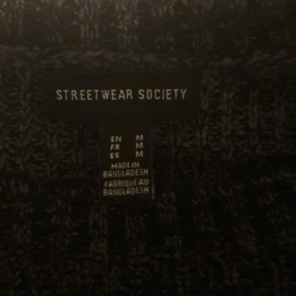 Cropped sweater, good condition - Picture 2 of 2
